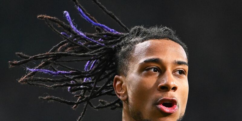 Durfte weitgehend zufrieden sein mit seinen Spielern: Bayern-Trainer Vincent Kompany. - Foto: Sven Hoppe/dpa