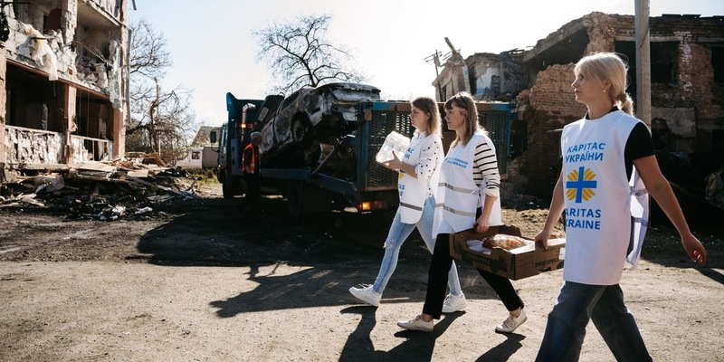 Jahrestag Ukraine-Krieg: Caritas warnt vor wachsender Not / Caritas-Hilfen erreichen 1,5 Millionen Menschen - Sorgen wegen massiver Finanzierungslücke nach drastischen Kürzungen bei USAID - Foto: presseportal.de