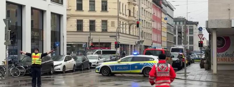 Großeinsatz in München. - Foto: Peter Kneffel/dpa