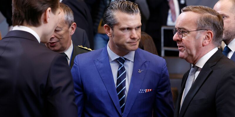 Verteidigungsminister Boris Pistorius reist nach Washington, um mit seinem US-Kollegen Pete Hegseth zu reden. (Archivfoto) - Foto: Geert Vanden Wijngaert/AP/dpa