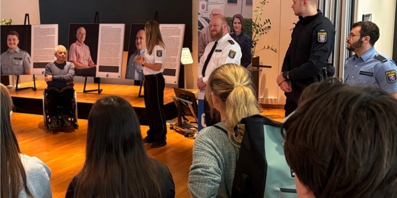 POL-DA: Darmstadt: Wanderausstellung Der Mensch dahinter zieht weiter / Positive Resonanz in Darmstadt - Foto: presseportal.de