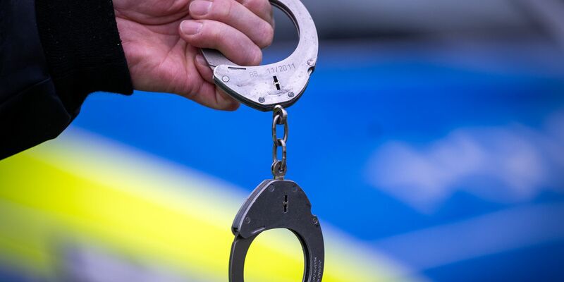 Anschlag auf Asylheim verhindert: Ermittler in Sachsen nehmen 21-Jährigen fest (Symbolbild) - Foto: Soeren Stache/dpa