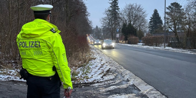 POL-KS: Verkehrskontrollen im Bereich von Schule in Rasenallee zur Steigerung der Verkehrssicherheit - Foto: presseportal.de