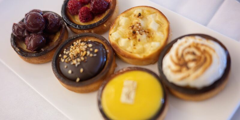 Forscher am Max-Planck-Institut für Stoffwechselforschung in Köln haben herausgefunden, dass die Lust auf Süßes nach einem sättigenden Essen im Gehirn verankert ist.  - Foto: Sebastian Gollnow/dpa