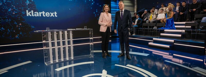 In der ZDF-Sendung «Klartext» musste Kanzler Scholz schwierige Fragen von besorgten Bürgern beantworten. - Foto: Michael Kappeler/dpa- Pool/dpa