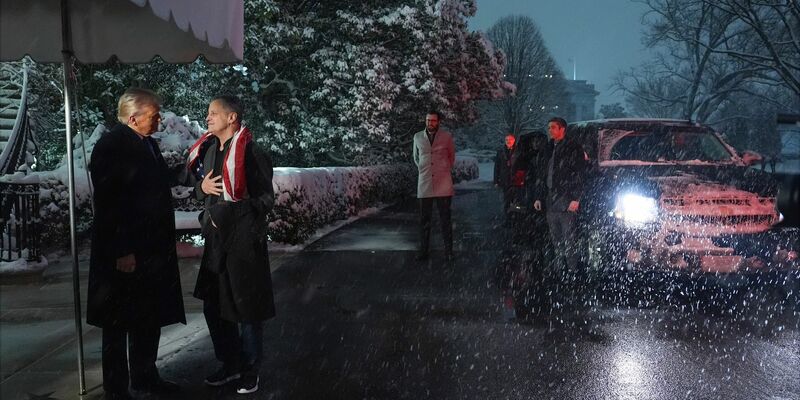 Erst kommt ein US-Amerikaner nach Hause, nun ist auch ein Russe in seine Heimat zurückgekehrt. (Archivbild) - Foto: Evan Vucci/AP/dpa