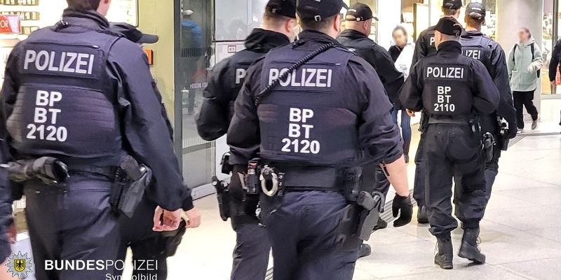 Bundespolizeidirektion München: Einsatz Münchner Sicherheitskonferenz / Bundespolizei verstärkt unterwegs - Foto: presseportal.de