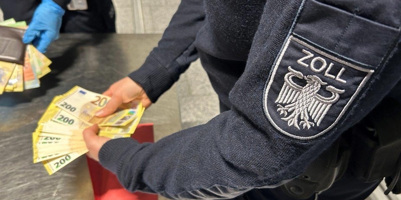 GZD: Internationale Barmittelkontrolloperation BELENOS II / Sicherstellung von 1,6 Millionen Euro nicht angemeldetem Bargeld - Foto: presseportal.de