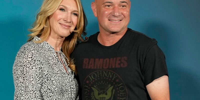 Stolze Eltern: Der Sohn von Steffi Graf und Andre Agassi soll erstmals für die deutsche Baseball-Nationalmannschaft spielen. - Foto: John Locher/AP/dpa