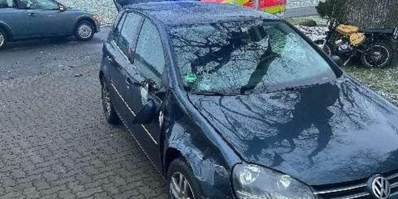 POL-STD: Reihenhaus in Stade ausgebrannt - Brandursache Brandstiftung - Tatverdächtiger in Untersuchungshaft, 17-jähriger Mopedfahrer bei Unfall in Klein Wangersen schwer verletzt - Foto: presseportal.de