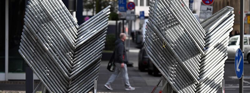 Das Thema Sicherheit bei Umzügen spielt bei den Veranstaltern eine wichtige Rolle. (Archivfoto) - Foto: Federico Gambarini/dpa