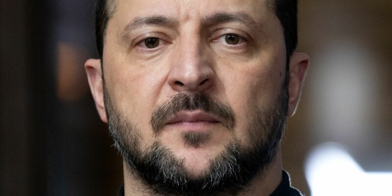 Der ukrainische Präsident Wolodymyr Selenskyj will den Rohstoff- und Sicherheitsvertrag mit den USA nachverhandeln. - Foto: Sven Hoppe/dpa Pool/dpa