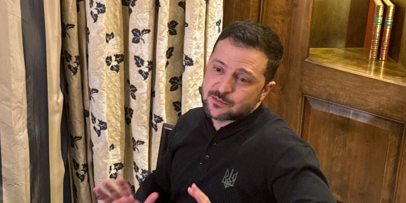 Selenskyj lobte, dass Deutschland immer sehr pragmatisch Hilfe geleistet habe und dabei «nicht sehr laut» gewesen sei. - Foto: Michael Fischer/dpa