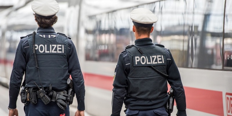 Bundespolizeidirektion München: Sexuelle Belästigung im Zug / Tatverdächtiger gestellt - Foto: presseportal.de