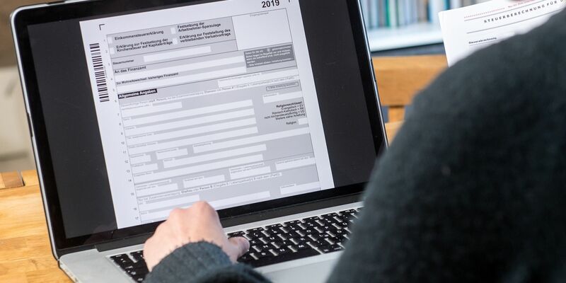 Drei Viertel der Firmen können in der Rechts- und Steuerberatung nicht genügend qualifiziertes Personal finden. (Illustration) - Foto: Benjamin Nolte/dpa-tmn/dpa