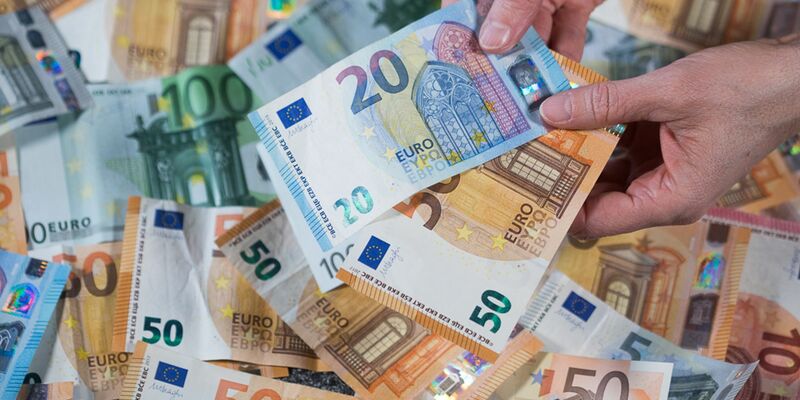 «Die Sozialausgaben laufen uns davon», sagt der Präsident des Deutschen Städtetages (Illustration). - Foto: Jens Büttner/dpa-Zentralbild/dpa