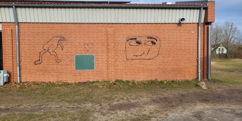 POL-CUX: Vermehrte Sachbeschädigungen auf dem Gelände der Grundschule in Nordholz - Zeugenaufruf (Foto im Anhang) - Foto: presseportal.de