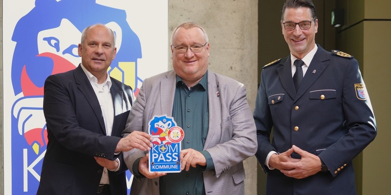POL-MTK: Hattersheim erhält KOMPASS-Sicherheitssiegel für die Umsetzung von Präventionsmaßnahmen zur Stärkung des Sicherheitsgefühls - Foto: presseportal.de