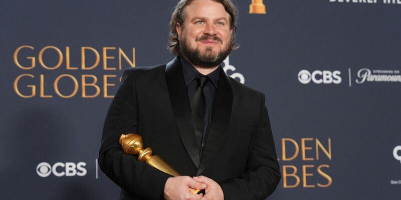 Brady Corbet erhielt für «Der Brutalist» einen Golden Globe für die beste Regie. (Archivbild) - Foto: Chris Pizzello/Invision/dpa