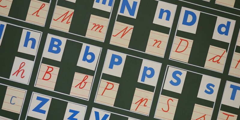 In den privaten Haushalten wird hierzulande ganz überwiegend Deutsch gesprochen: Rund 77 Prozent der Bürgerinnen und Bürger in Deutschland sprachen im Jahr 2023 zu Hause ausschließlich Deutsch, wie das Statistische Bundesamt mitteilt (Symbolbild). - Foto: Matthias Bein/dpa-Zentralbild/dpa