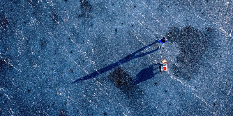 Noch ist es frostig, doch es nähert sich eine Warmfront. - Foto: Jens Büttner/dpa