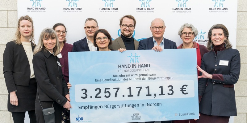 Erfolgreiche NDR Benefizaktion: Hand in Hand für Norddeutschland sammelt mehr als 3 Millionen Euro für Projekte gegen Einsamkeit - Foto: presseportal.de