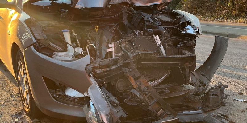 POL-NE: Drei Verletzte nach Auffahrunfall in Folge von Sekundenschlaf - Foto: presseportal.de