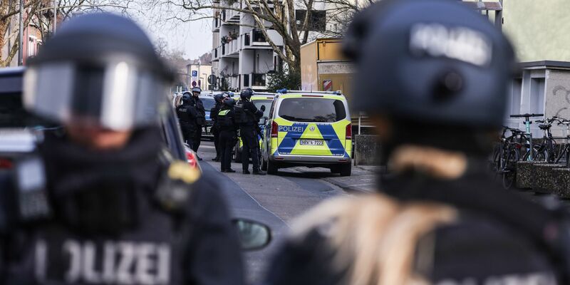 Der Schütze ist weiter flüchtig. - Foto: Oliver Berg/dpa