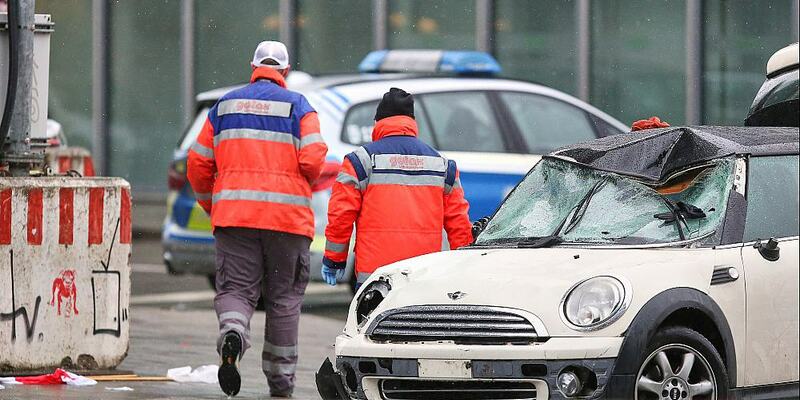 Auto fährt in München in Menschenmenge (Archiv) - Foto: über dts Nachrichtenagentur