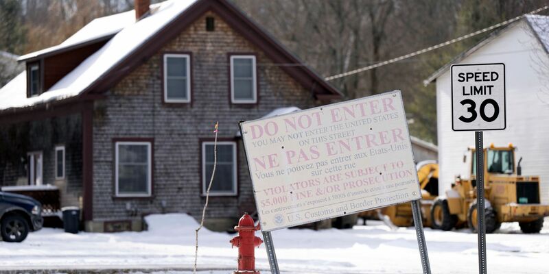 An der US-Grenze zu Kanada hat eine bizarre Kriminalgeschichte ihren Anfang gefunden - der eigentlich gar nicht der Anfang war. (Archivbild) - Foto: Christinne Muschi/The Canadian Press/AP/dpa