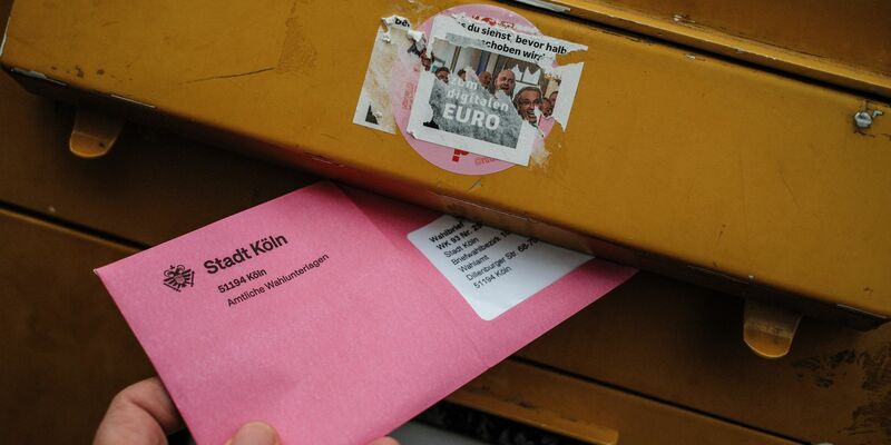Wahlbriefe sollten bis zum 20. Februar bei der Post abgegeben werden. (Archivbild)  - Foto: Oliver Berg/dpa
