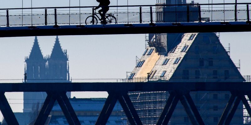 Nur wenige Regentropfen erwartet der Deutsche Wetterdienst am Wahlsonntag. - Foto: Klaus-Dietmar Gabbert/dpa