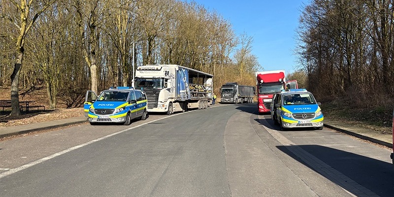 POL-ST: Kreis Steinfurt, Verkehrsdienst führt Kontrollen bei Bussen und LKW durch Positives Ergebnis bei Schulbussen - Foto: presseportal.de