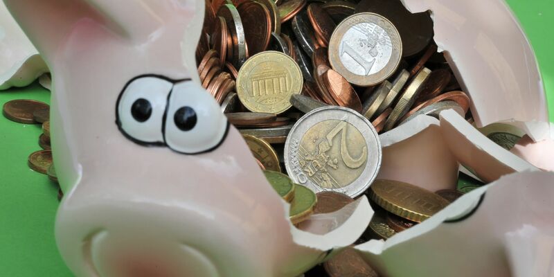 Bei einem Einbruch in ein Einfamilienhaus hat ein Dieb Wertvolles aus den Kinderzimmern gestohlen. (Symbolbild) - Foto: Peter Kneffel/dpa