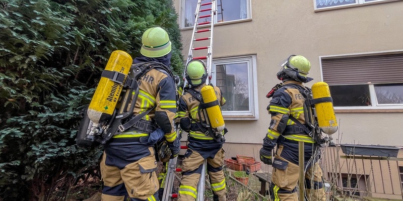 FW-E: Zimmerbrand durch Akku in Essen-Borbeck - eine Person verletzt - Foto: presseportal.de
