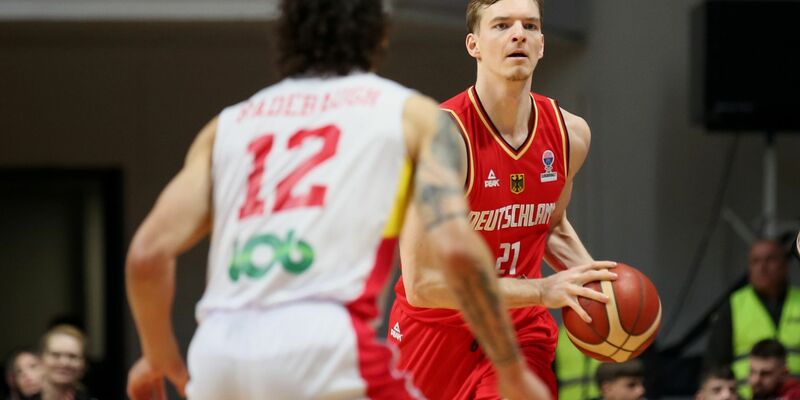 Obst zeigte sich gewohnt treffsicher von der Dreipunktelinie. - Foto: Stickel Matthias/dpa