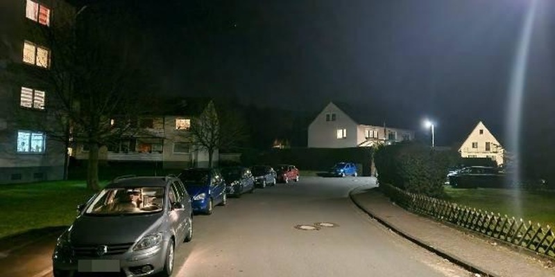 POL-HM: Zeugenaufruf nach Unfallflucht in Bodenwerder - Auto stark beschädigt - Foto: presseportal.de