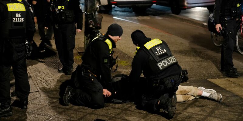 Die Staatswanwaltschaft geht von einer religiösen Motivation des mutmaßlichen Täters aus und spricht von einem Zusammenhang mit dem Nahost-Konflikt. - Foto: Ebrahim Noroozi/AP/dpa