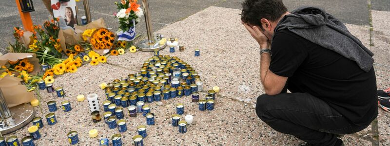 Trauer um tote Geiseln in Tel Aviv.  - Foto: Oded Balilty/AP/dpa