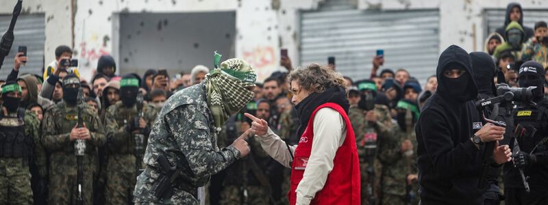 Freilassung von Geiseln in Rafah.  - Foto: Jehad Alshrafi/AP/dpa