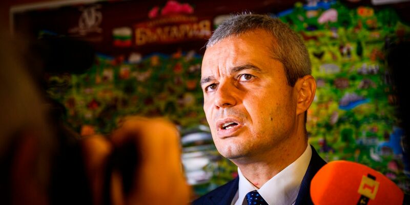 Der Oppositionspolitiker Kostadinow hatte zu Protest gegen den von der Regierung angestrebten Beitritt Bulgariens zur Eurozone 2026 aufgerufen. (Archivbild) - Foto: Petko Momchilov/AP/dpa