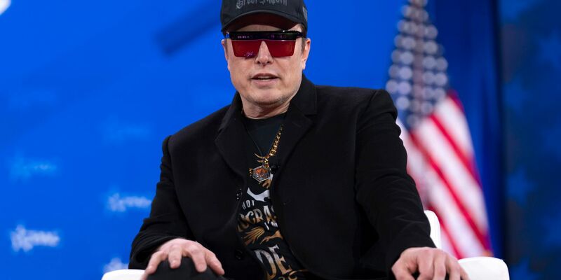 Musk verkündet seine weiteren Pläne auf seiner Plattform X. (Archivbild) - Foto: Jose Luis Magana/AP/dpa