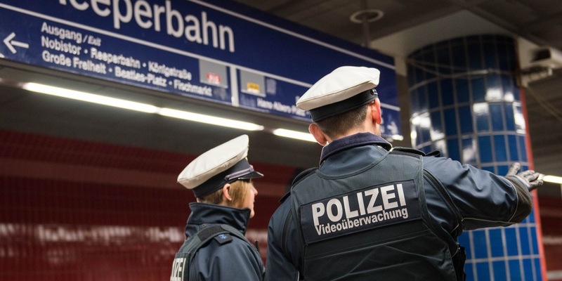 BPOL-HH: S-Bahnstation Reeperbahn: Gesuchter am 21. August zur Festnahme ausgeschrieben und einen Tag später von der Bundespolizei festgenommen- - Foto: presseportal.de