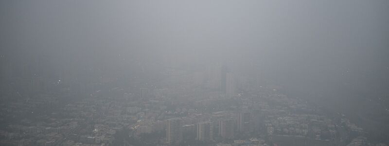 Smog in Teheran: Einen blauen Himmel sehen die Bewohner der Millionenmetropole selten. (Archivbild) - Foto: Arne Bänsch/dpa