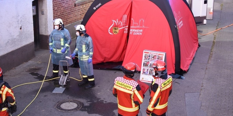 FW Düren: Neuer Gerätewagen Einsatzhygiene - Foto: presseportal.de