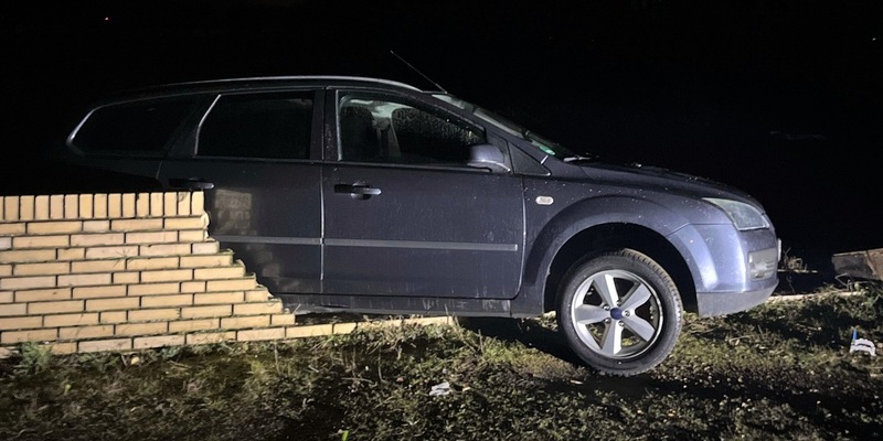 POL-DN: Betrunken in Mauer gefahren - Foto: presseportal.de