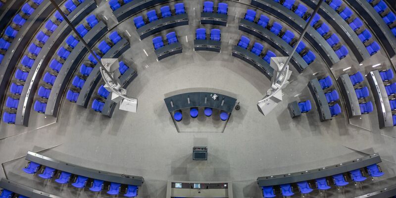 Der durchschnittliche Abgeordnete im frisch gewählten Bundestag ist männlich und 47 Jahre alt. (Foto Archiv) - Foto: Michael Kappeler/dpa