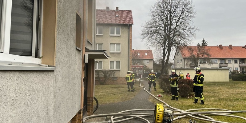FW Celle: Wohnungs- und Zimmerbrand am Montag - Eine Person gerettet! - Foto: presseportal.de