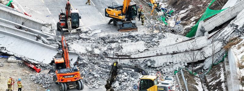 Mindestens zwei Personen bei einem Brückeneinsturz in Südkorea gestorben.  - Foto: -/Yonhap/dpa