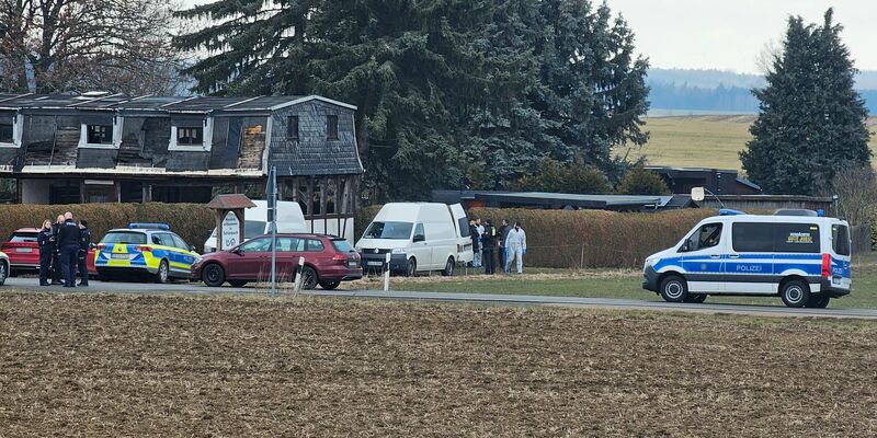 Im Vogtland sind drei Leichen gefunden worden, die Umstände sind noch unklar. - Foto: Mike Mueller/dpa